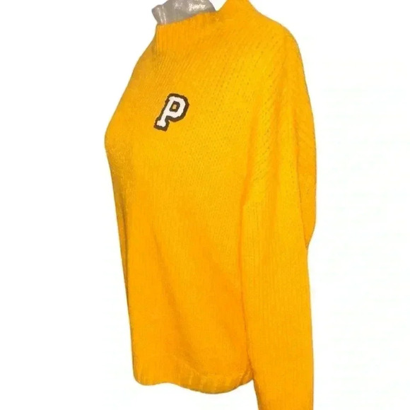 Two PINK Victoria Secret knitted boyfriend sweaters … - Picture 3 of 16